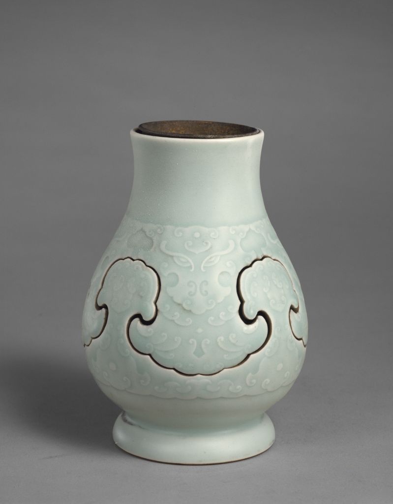 图片[1]-Pink and blue glaze, dark animal face pattern, Jiaotai Zun-China Archive